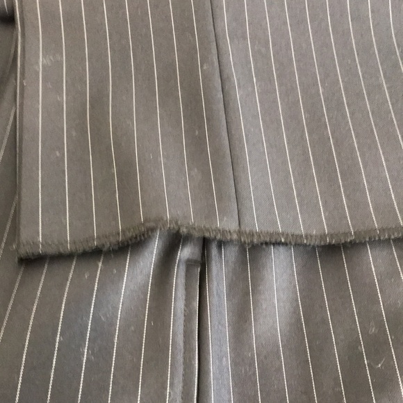 Jones New York 2 pc Suit - Picture 8 of 9